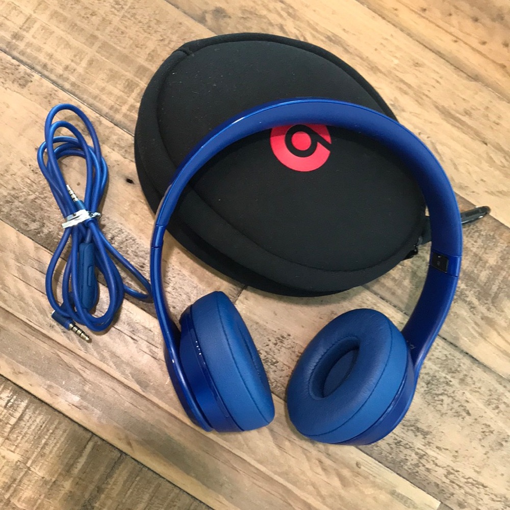 Beats Solo in blue - wired